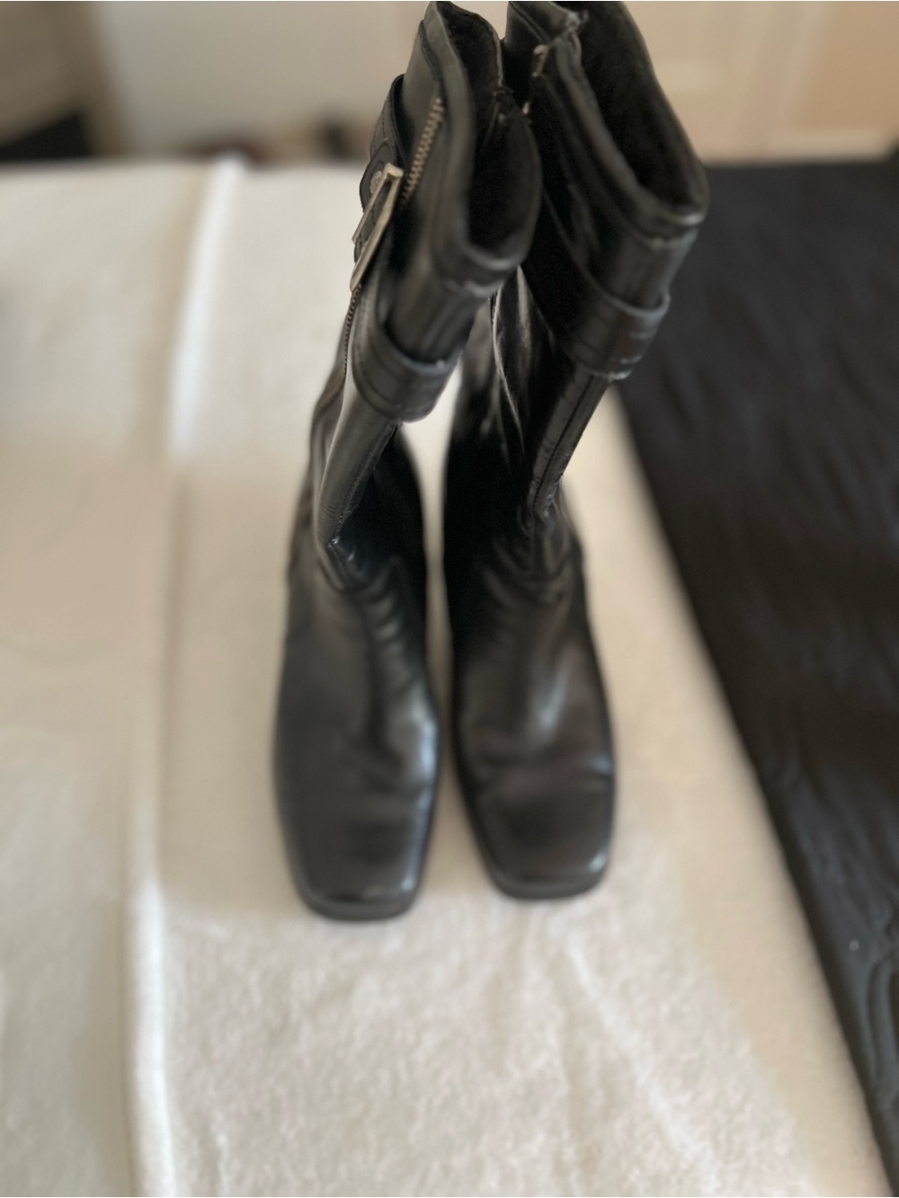Harley-Davidson Black Leather Side-Zip Block Heel Ankle Boots